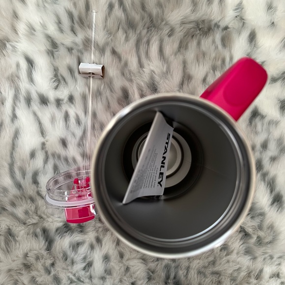 LIMITED EDITION Valentine’s Day Pink Stanley Thermos 40oz - Picture 4 of 9